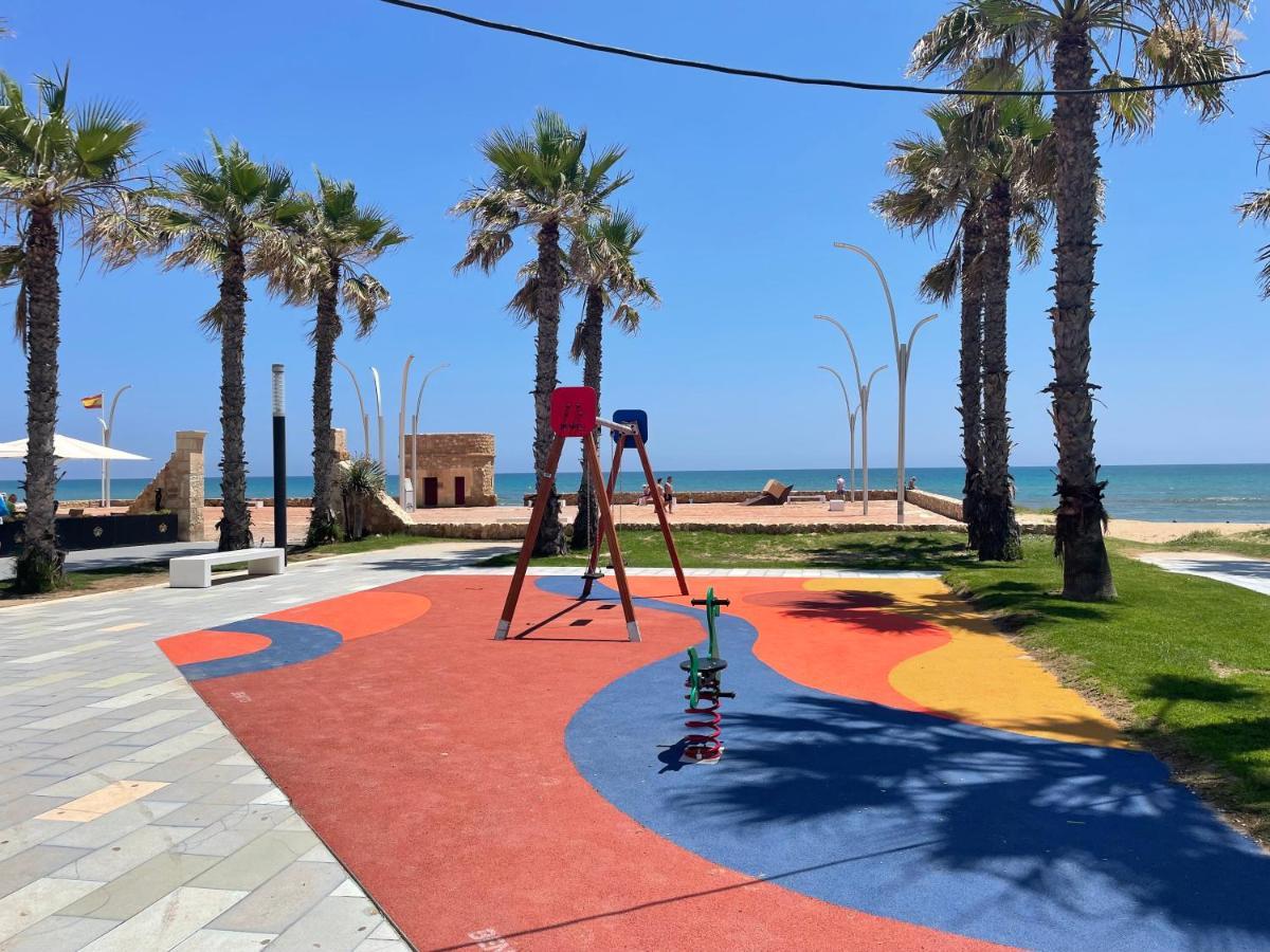 El Papagayo Apartment 2 Mins Walking To The Beach Torrevieja Dış mekan fotoğraf